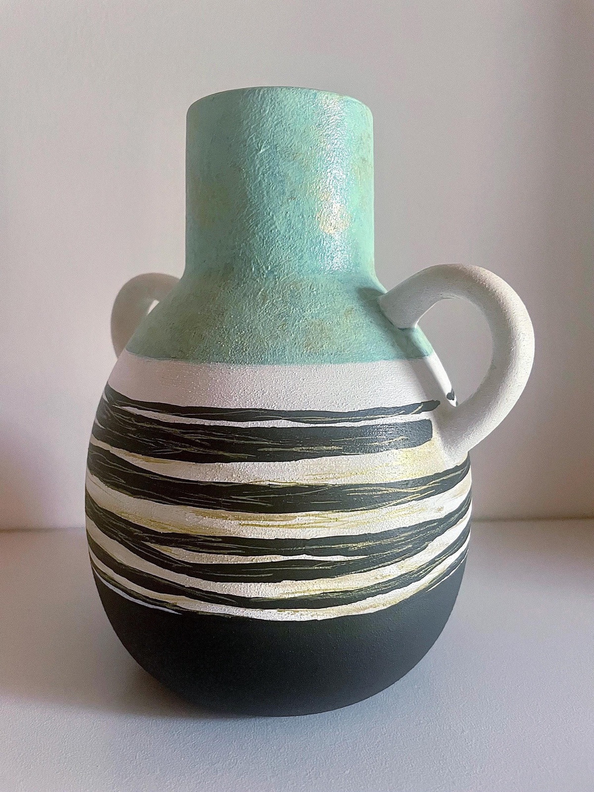 Œuvre originale Golden Breeze par Sanja Sodic – Vases & Pots.
